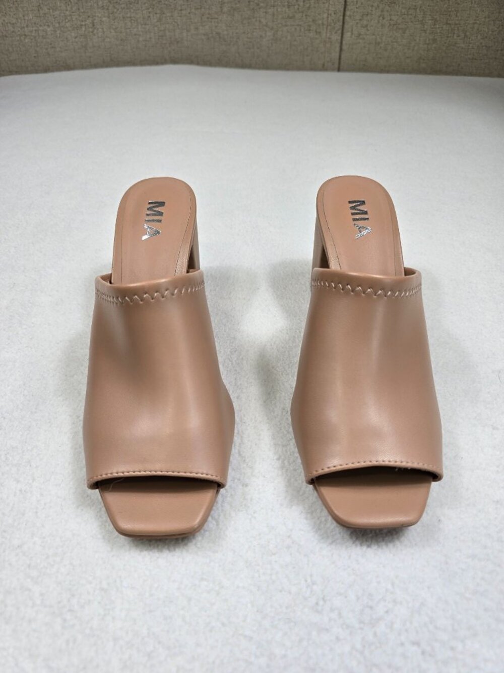 NEW MIA Womens Peep Toe Block Heel Mules Size 6.5 Beige